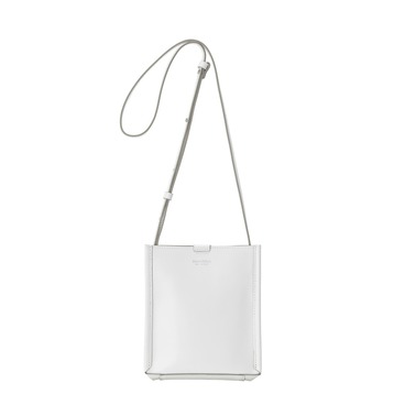 LEVANTE.16 ESSENTIAL SMOOTH